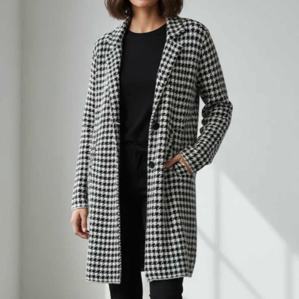 Max Studio Houndstooth Coat Size Medium Women’s Classic Winter Sweater